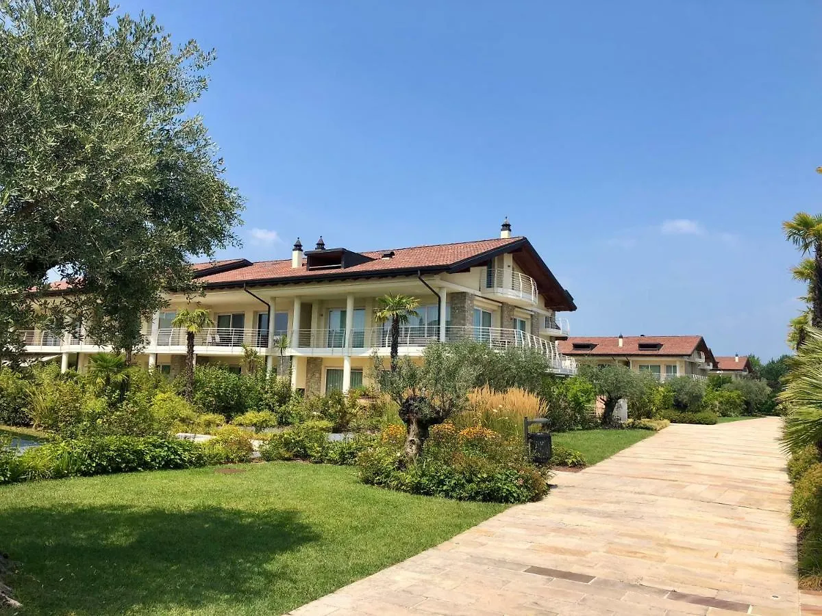 Deluxe Apartments Garda Sirmione 0*,  Itália